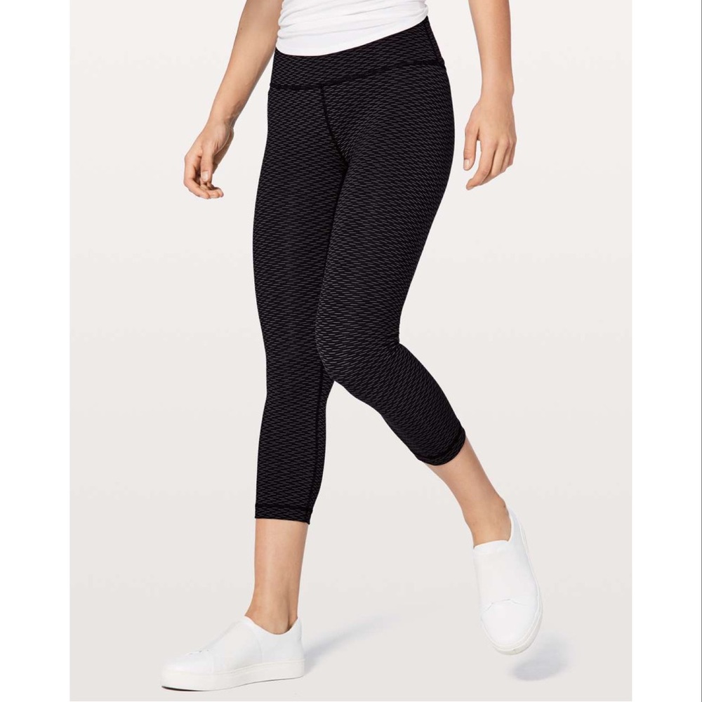 Lululemon Wunder Under Hi Rise Crop Leggings Score Jacquard Black and White EUC